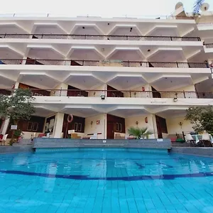 3* Kamp alanı Rezeiky & Camp